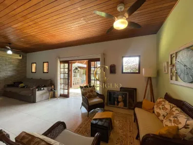 Sobrado com 4 Quartos à venda, 440m² no Estufa I, Ubatuba