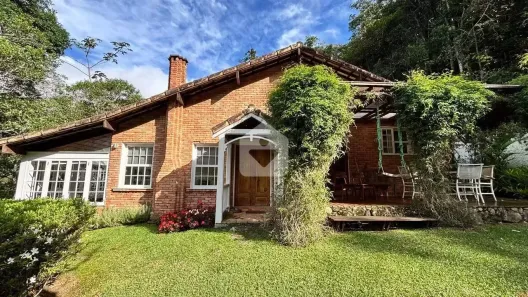 Casa com 6 Quartos à venda, 400m² no Pedro do Rio, Petrópolis