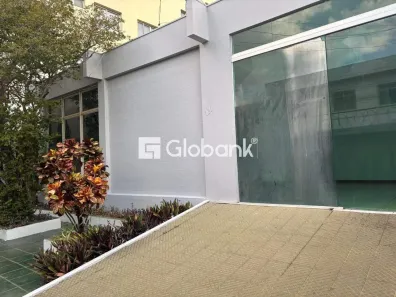 Prédio Comercial com 6 Quartos para alugar, 127m² no Centro, Montes Claros