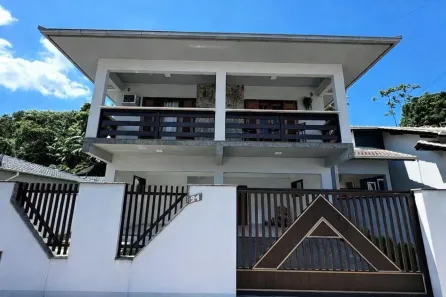 Sobrado com 2 Quartos à venda, 160m² no Centro, Guaramirim