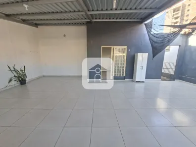 Casa com 3 Quartos para alugar, 150m² no Santa Mônica, Uberlândia