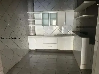 Casa com 3 Quartos para alugar, 180m² no Jardim Patrícia, Uberlândia