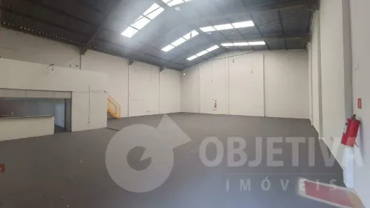 Galpão/Depósito/Armazém para alugar, 370m² no Tibery, Uberlândia
