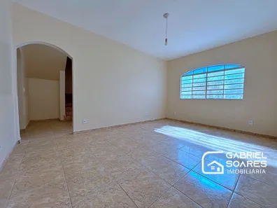 Casa com 4 Quartos à venda, 180m² no Recanto das Emas, Brasília