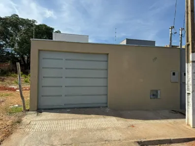 Casa com 3 Quartos à venda, 77m² no Jardim Primavera, Montes Claros