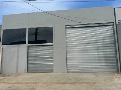 Prédio Residencial à venda, 380m² no Parque Oeste Industrial, Goiânia