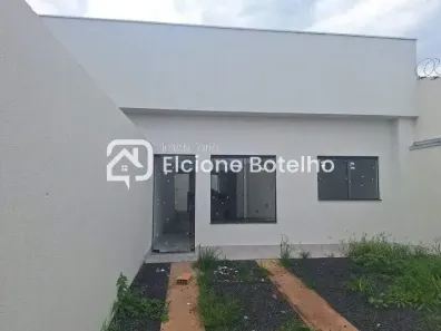 Casa com 2 Quartos à venda, 64m² no Planalto, Uberlândia