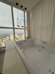Cobertura com 5 Quartos à venda, 380m² no Meia Praia, Itapema
