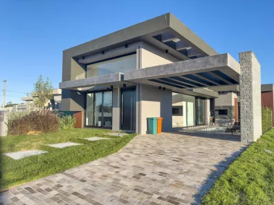 Casa de Condomínio com 4 Quartos à venda, 217m² no , Capão da Canoa