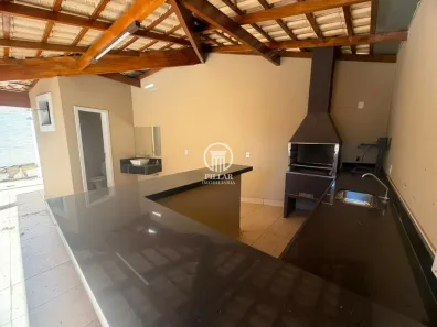 Casa com 3 Quartos à venda, 230m² no Planalto, Montes Claros
