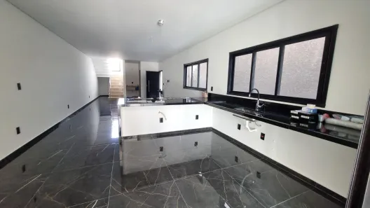 Sobrado com 3 Quartos à venda, 188m² no Vila Petrópolis, Atibaia