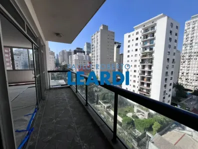 Apartamento com 3 Quartos à venda, 210m² no Cerqueira César, São Paulo