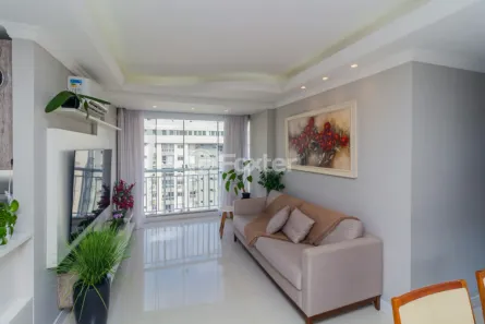 Apartamento com 2 Quartos à venda, 61m² no Passo da Areia, Porto Alegre