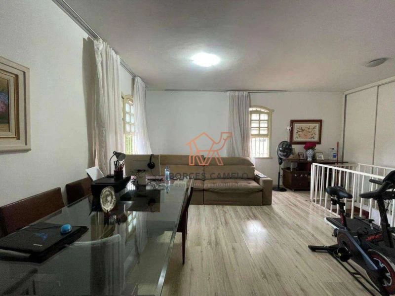 Casa com 5 quartos — Santa Lúcia, Belo Horizonte