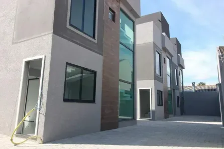 Sobrado com 3 Quartos à venda, 98m² no Uberaba, Curitiba