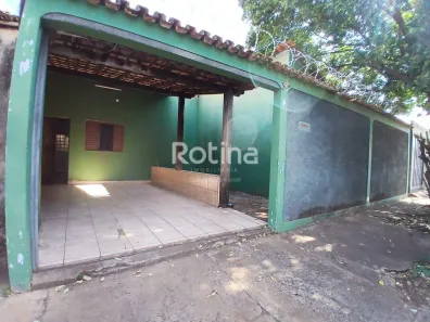 Casa com 3 Quartos para alugar, 100m² no Laranjeiras, Uberlândia