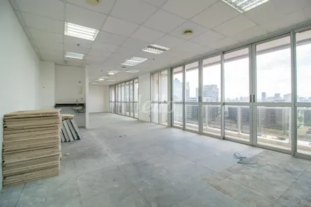 Sala Comercial para alugar, 98m² no Vila São Francisco (Zona Sul), São Paulo