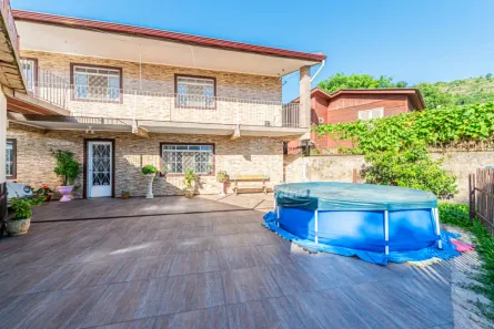 Casa com 5 Quartos à venda, 200m² no Vila Nova, Porto Alegre