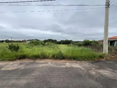 Lote/Terreno à venda, 200m² no Jardim Catharina Covielo II, Pirangi