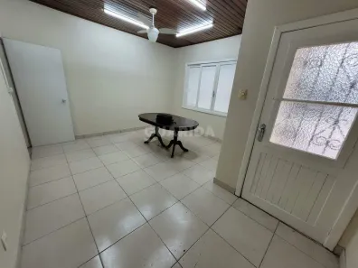 Casa com 3 Quartos para alugar, 154m² no Navegantes, Porto Alegre