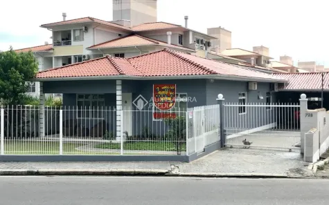Casa com 7 Quartos à venda, 150m² no Canasvieiras, Florianópolis