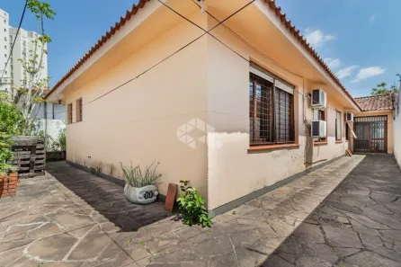 Casa com 3 Quartos à venda, 350m² no Jardim Lindóia, Porto Alegre
