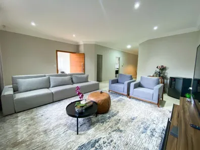 Casa com 4 Quartos à venda, 235m² no Santa Mônica, Uberlândia