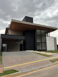 Sobrado com 4 Quartos à venda, 317m² no Jardins França, Goiânia