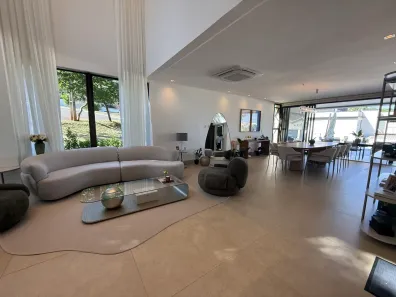 Sobrado com 4 Quartos à venda, 426m² no Residencial Parque Mendanha, Goiânia