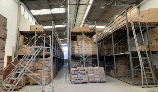Galpão/Depósito/Armazém para alugar, 569m² no Piratininga, Osasco