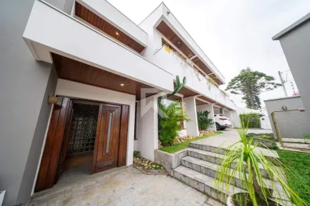 Casa com 3 Quartos para alugar, 330m² no Juvevê, Curitiba