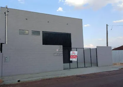 Galpão/Depósito/Armazém para alugar, 237m² no Fraternidade, Londrina