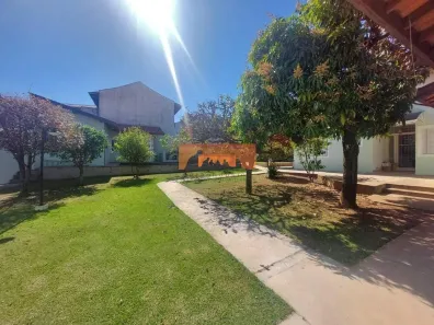 Casa com 3 Quartos para alugar, 396m² no Parque Taquaral, Campinas