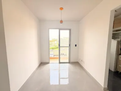 Apartamento com 2 Quartos para alugar, 48m² no Pinheirinho, Curitiba