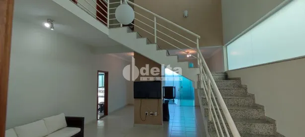 Casa de Condomínio com 4 Quartos à venda, 305m² no Jardim Inconfidência, Uberlândia