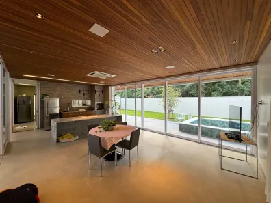 Casa de Condomínio com 3 Quartos à venda, 411m² no Parque Cidade, Goiânia