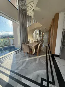 Casa de Condomínio com 4 Quartos para alugar, 380m² no Santa Regina, Camboriú