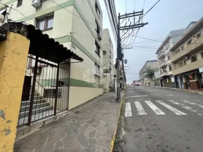 Apartamento com 3 Quartos para alugar, 100m² no Centro, Santa Maria