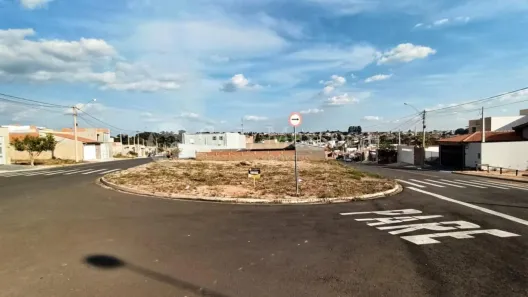 Lote/Terreno à venda, 250m² no Conjunto Habitacional Monte Pascoal, Salto