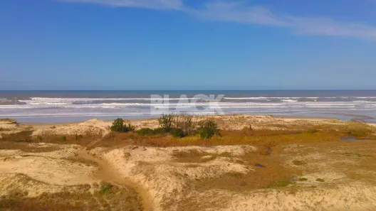 Lote/Terreno à venda, 300m² no Praia Real, Torres