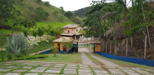 Fazenda/Sítio com 4 Quartos à venda, 350m² no Centro, Santa Branca
