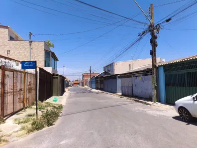 Sobrado com 5 Quartos à venda, 150m² no Santa Maria, Brasília
