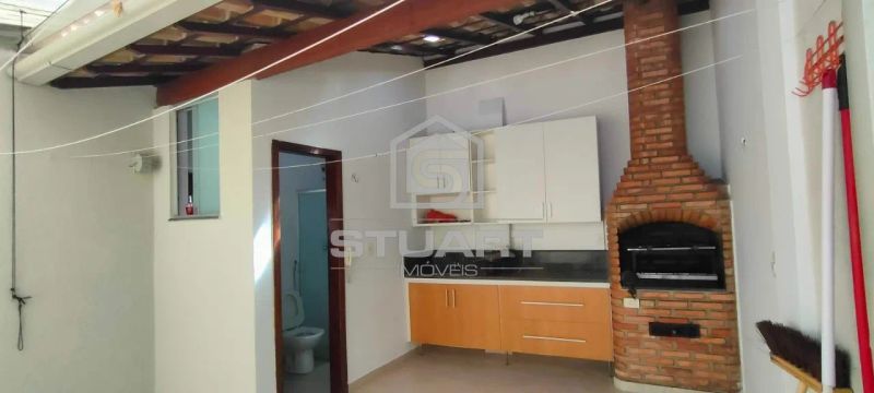Casa com 3 quartos — Santa Mônica, Belo Horizonte