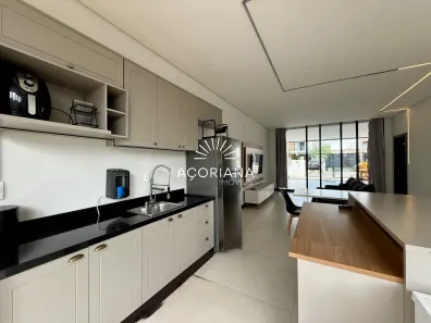 Casa com 3 Quartos para alugar, 240m² no Campeche, Florianópolis