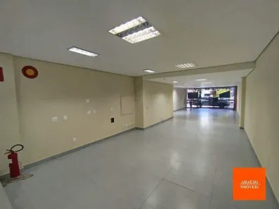 Ponto Comercial para alugar, 200m² no Santa Efigênia, Belo Horizonte