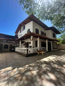 Casa com 3 Quartos à venda, 420m² no Caminho das Árvores, Salvador