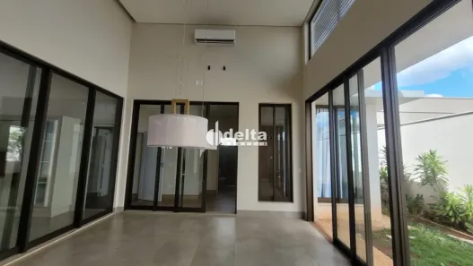 Casa de Condomínio com 3 Quartos à venda, 275m² no Jardim Sul, Uberlândia