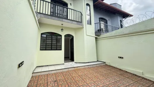 Casa com 3 Quartos para alugar, 180m² no Paquetá, Belo Horizonte