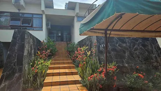 Imóvel Comercial com 4 Quartos à venda, 256m² no Los Angeles, Londrina