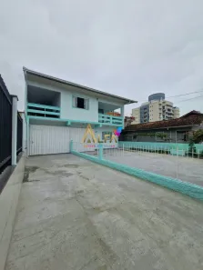 Sobrado com 6 Quartos à venda, 250m² no Centro, Penha